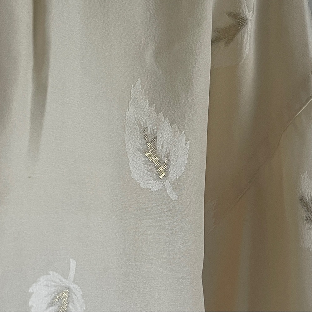 Elegant Cream Silk Spring Women's Jacket in Large - Picture 3 of 8